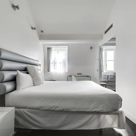 Otel 1k Paris